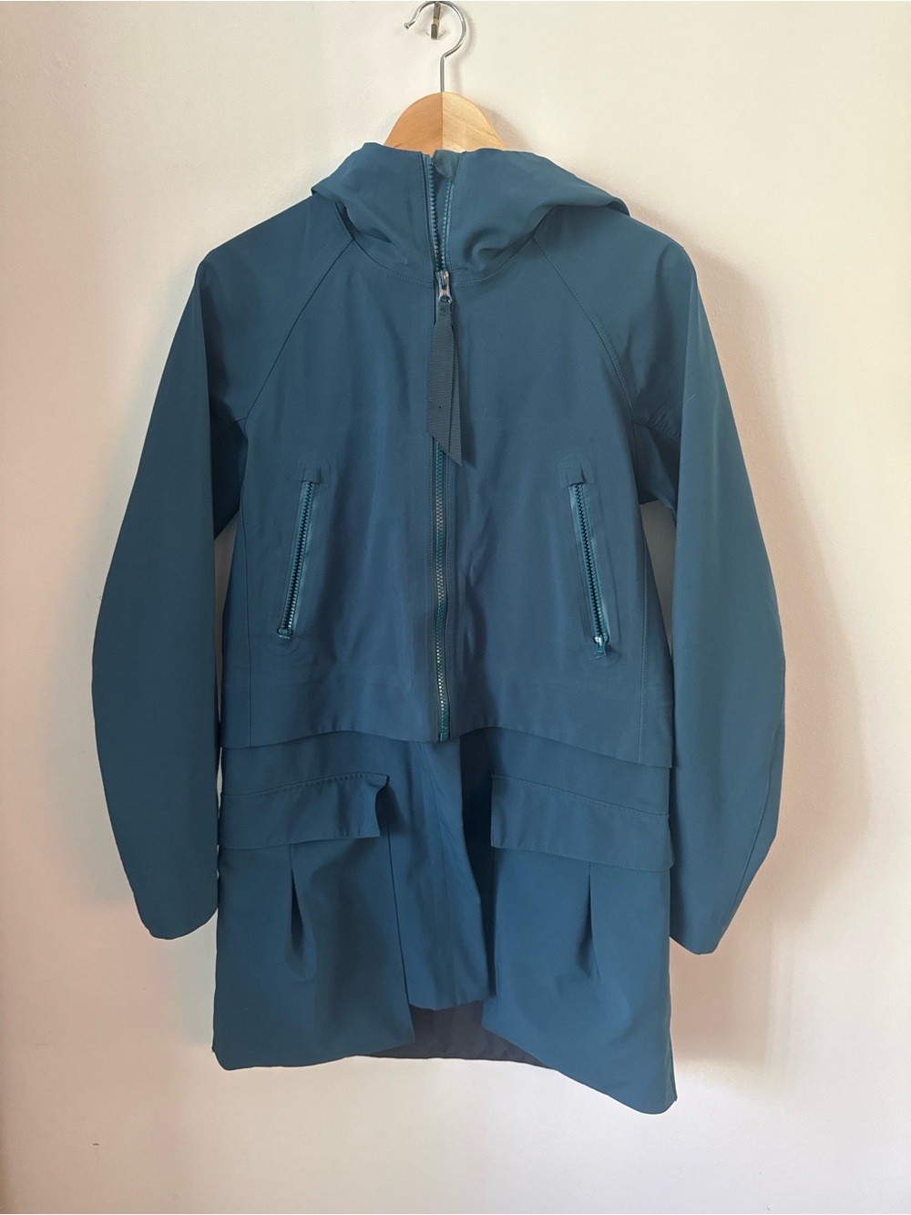 lululemon athletica 2-in1 Hooded Raincoat - Teal